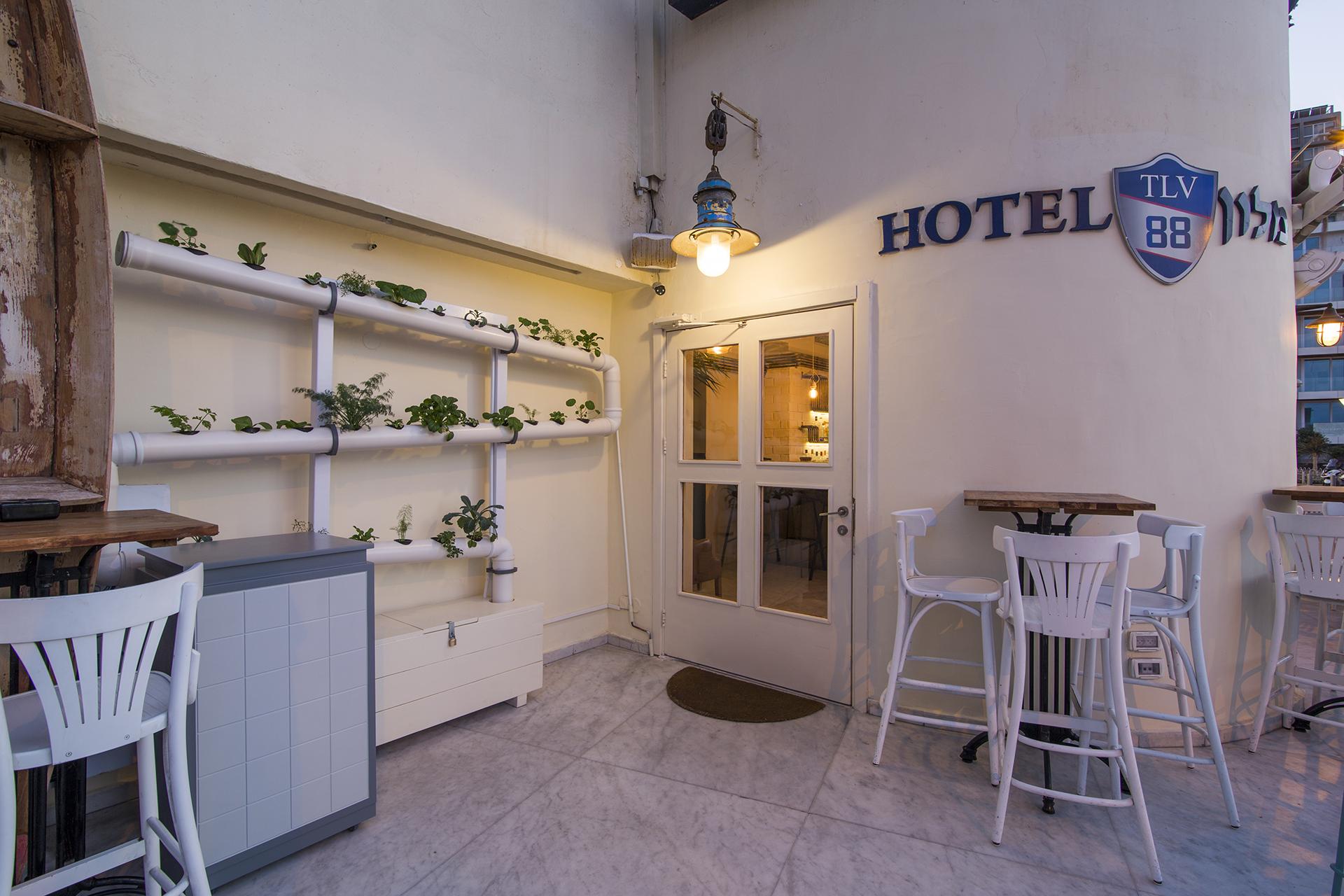 Dream Beach 98 Hotel And Spa Tel Aviv Exterior photo