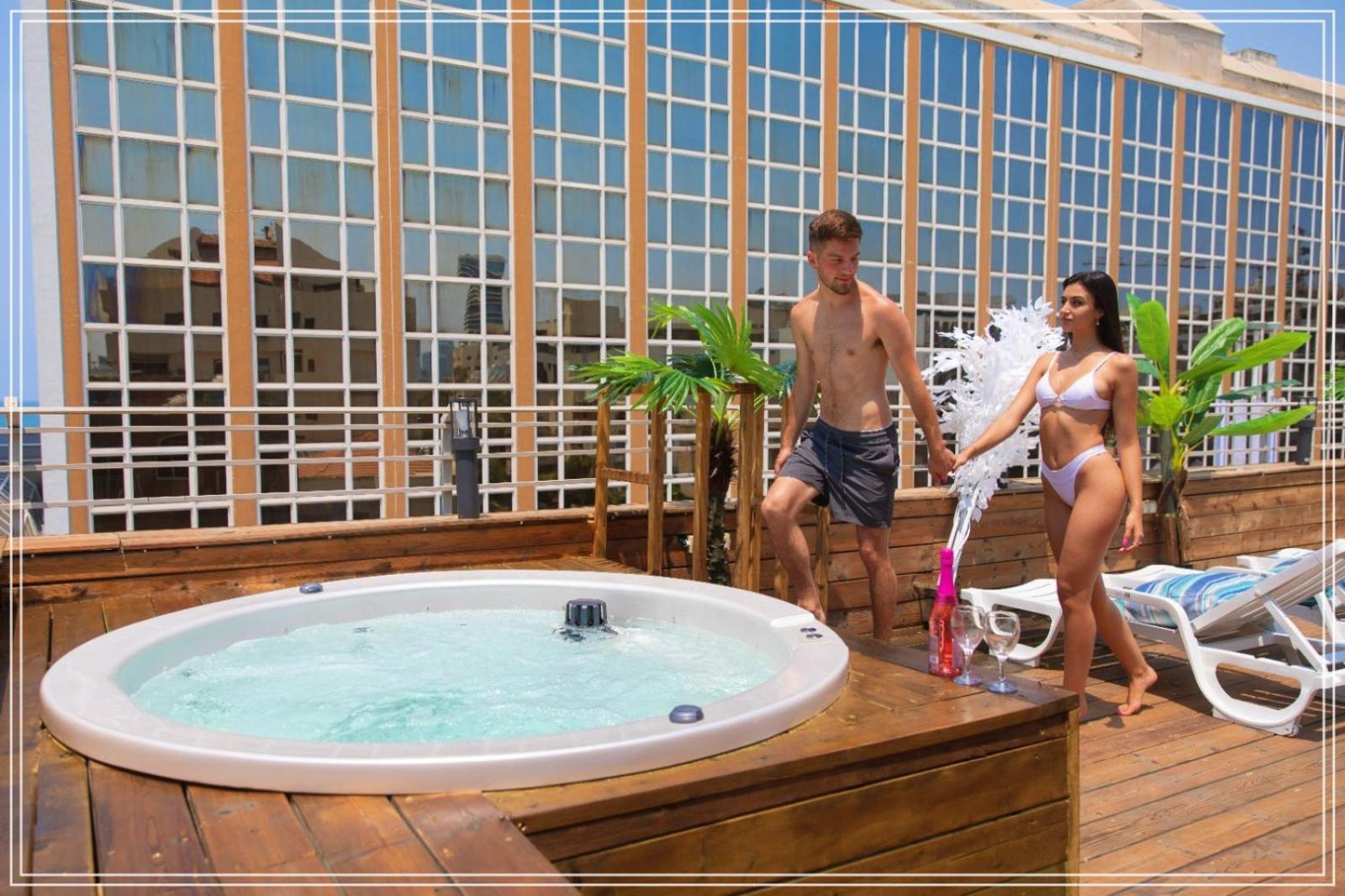 Dream Beach 98 Hotel And Spa Tel Aviv Exterior photo