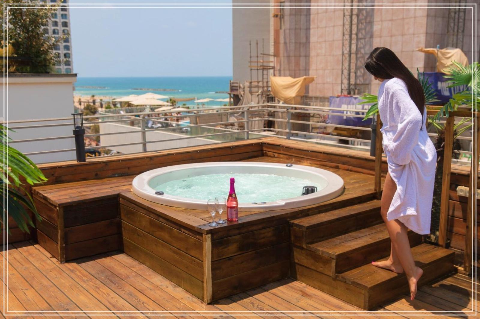 Dream Beach 98 Hotel And Spa Tel Aviv Exterior photo