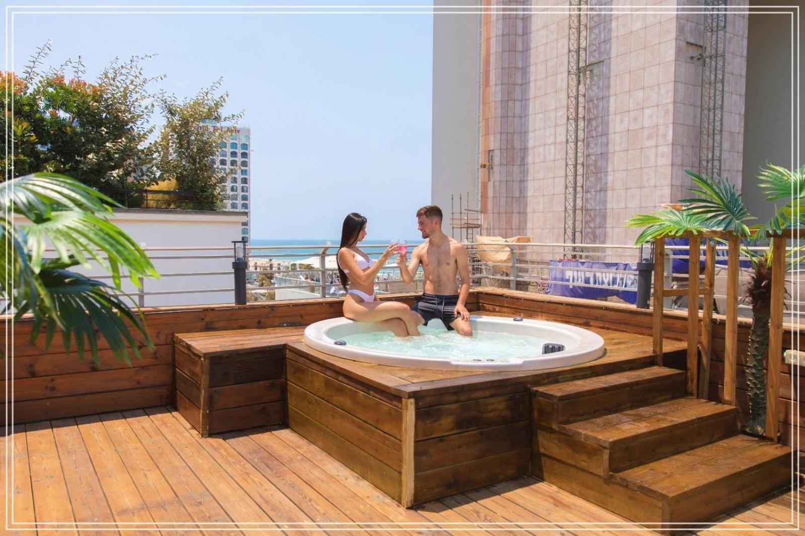 Dream Beach 98 Hotel And Spa Tel Aviv Exterior photo